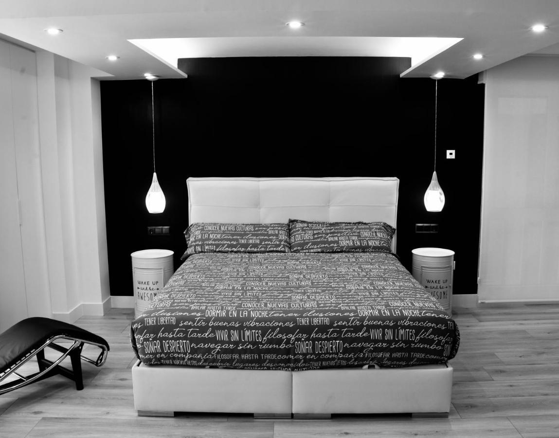 Black And White Suitte "Plaza" ノハ エクステリア 写真