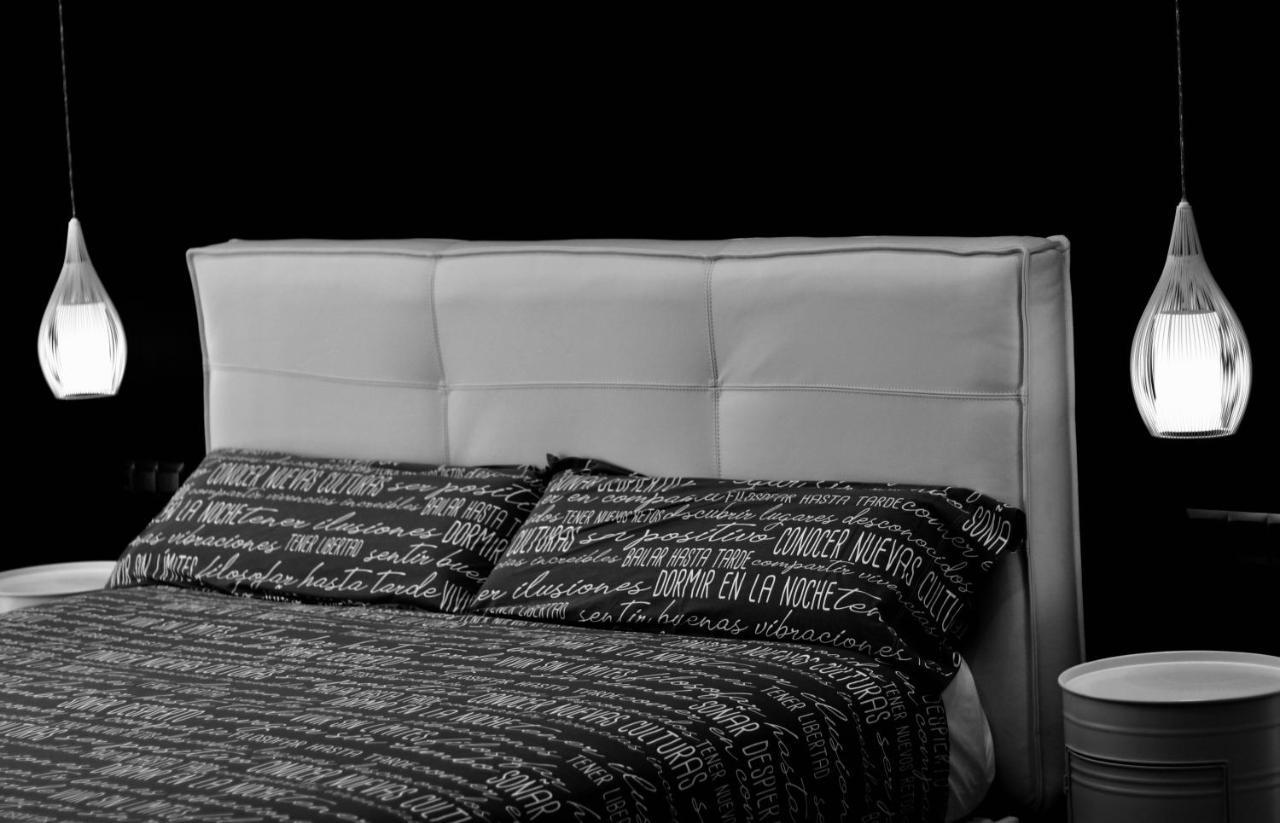 Black And White Suitte "Plaza" ノハ エクステリア 写真
